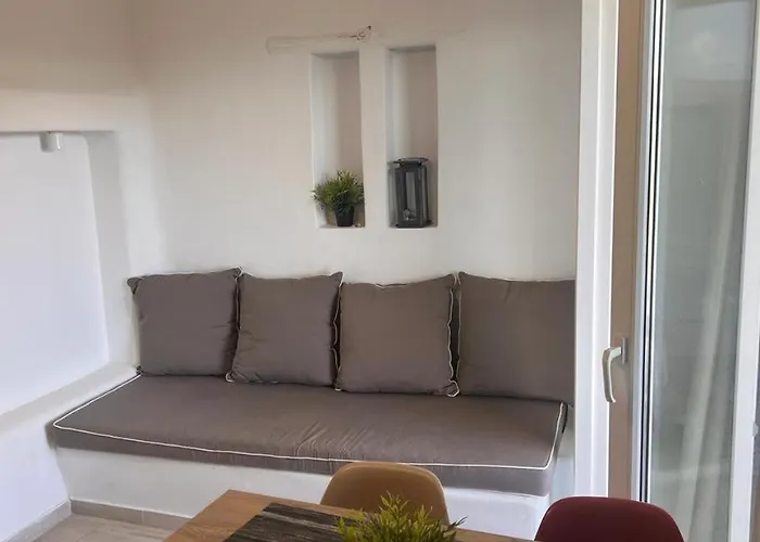 The Eagle Merchia Mykonos Tatil Evi *