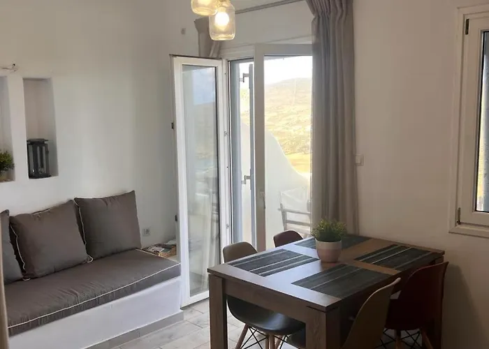 The Eagle Merchia Mykonos Tatil Evi *